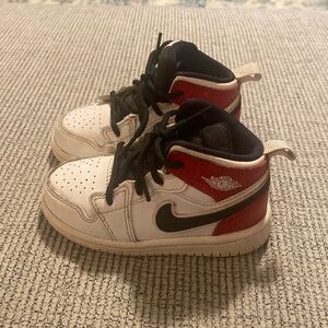 Nike Air Jordan Retro 1 Mid Shoes 640735-116 6C baby/toddler red black white